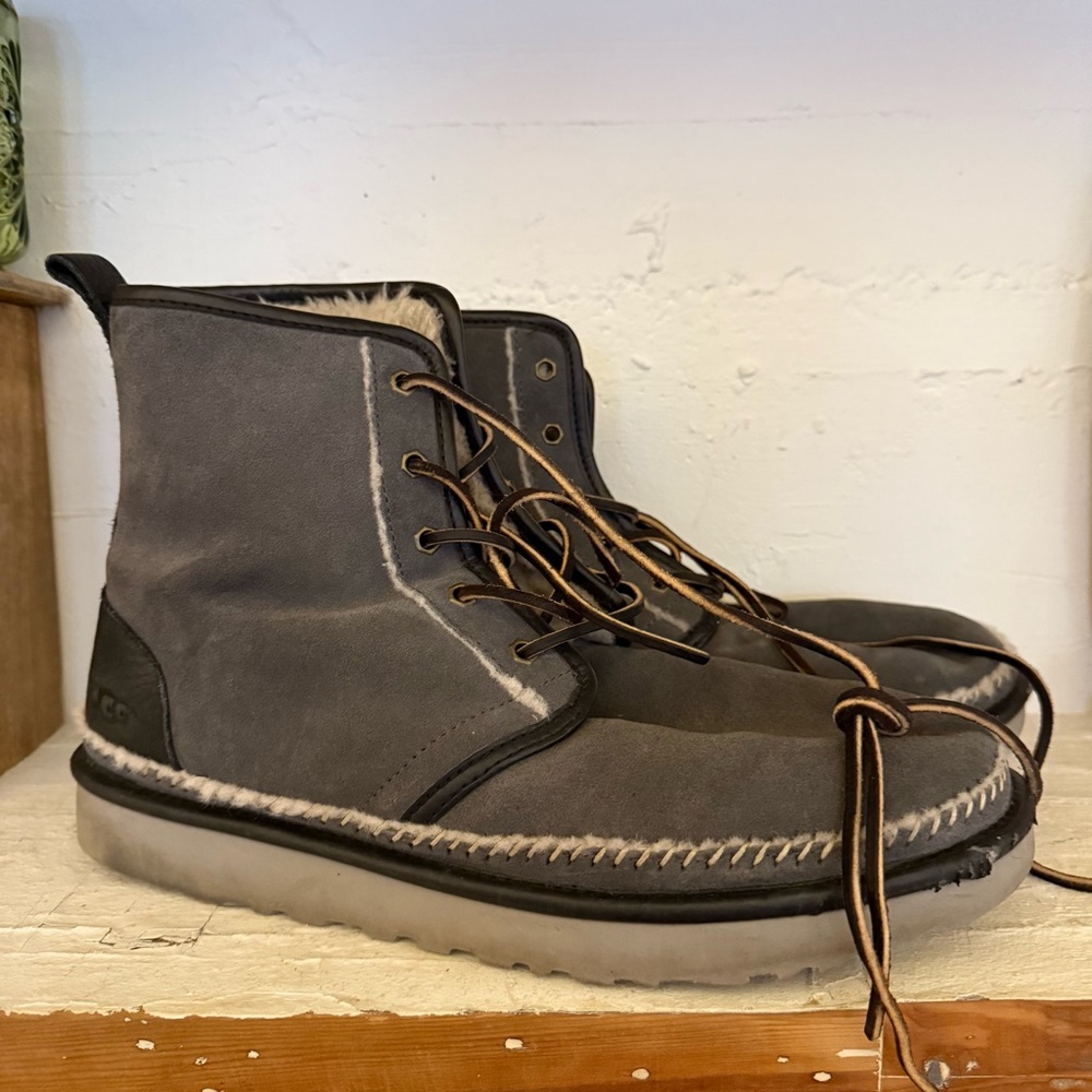 UGG HARKLEY STITCH STOUT BOOTS - MEN'S 12